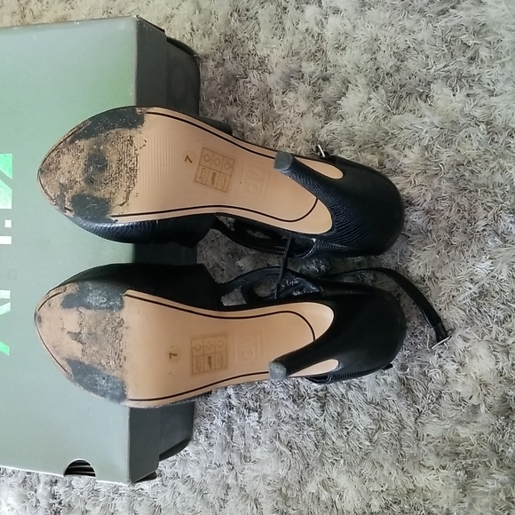 Shoes - Picture 3 of 3